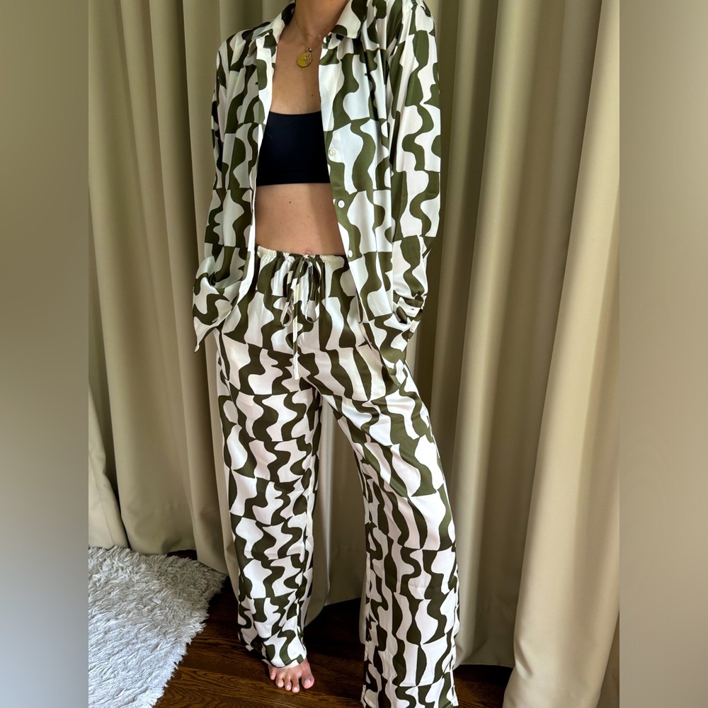 Rails- button down an draw string pants